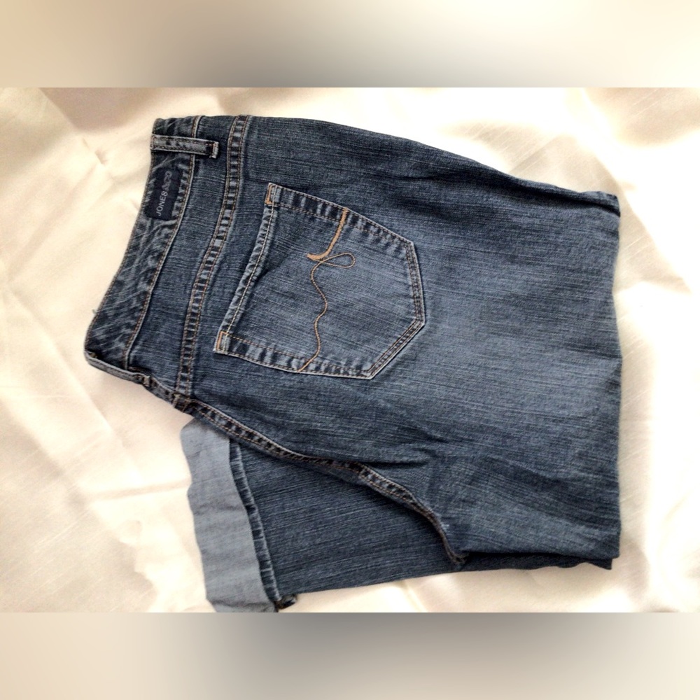 Jones & Co women’s capri jeans. Size 12.